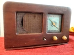 Zenith Radio Wood Standard Broadcast Short Wave - For Parts Is. Fixed Price $125.00.