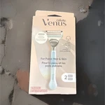 New Gillette Venus Razor For Pubic Hair & Skin Handle + 2 Cartridges. Fixed Price $15.99.
