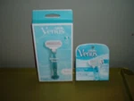 New Gillette Venus Smooth 3 Blade Razor With Lubrastrip & 5 Cartridges. Fixed Price $24.95.