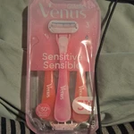 Gillette Venus Sensitive Sensible Disposable Razors 3-PACK Pink 3-BLADE. Fixed Price $5.00.