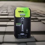Gillette Labs With Exfoliating Bar Men's Razor, 3 Blades, Travel Case & Stand. Fixed Price $23.99.