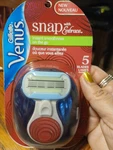 Gillette Venus Snap With Embrace 5 Blades Travel Razor New In Package. Fixed Price $9.99.