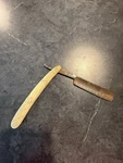 Ornate Art Nouveau Celluloid-handled Straight Razor From Solingen, Germany.. Fixed Price $35.00.