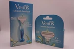 Gillette Venus Womens Razor Handle + 5 Refill Cartridges With Aloe Glide Strip. Fixed Price $18.95.