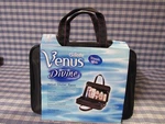 Gillette Venus Divine Gift Set With Case (brand New) Fast Free Shipping.. Fixed Price $49.99.