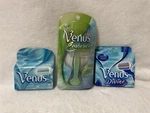 Gillette Venus Embrace Razor W/ & Showerpod + 12 Refill Cartridges. Fixed Price $26.95.