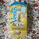 Gillette Venus & Olay Women's Razor. 1 Razor, Refill, Shower Hook Authentic. Fixed Price $10.50.
