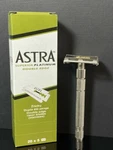 Classic Butterfly Twist To Open Double Edge Safety Razor +100 Astra Blades. Fixed Price $27.99.