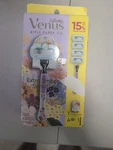 Gillette Venus Sensitive Extra Smooth 4 Cartridges Shaver And Shower Holder. Fixed Price $14.98.