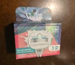 Gillette Venus Sensitive Glide Razor Refills Aloe Bloom 3 Cartridges (C046). Fixed Price $12.99.