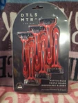 Men's 6PK Disposable Razors Triple Blade Aloe & Vitamin (blue) And Red. New. Fixed Price $9.99.