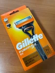 Gillette Manual Razor - 1 + 2 Cartridge Sealed, FUSION5. Fixed Price $18.99.