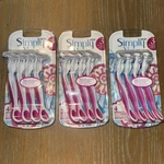 Gillette Simply Venus 3 Blade Disposable Razors. Fixed Price $19.98.
