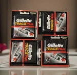 Pack Gillette Trac Ii Plus Razor Blade 10 Cartridges Each (40 Total)- New. Fixed Price $84.95.