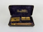 Vtg Gillette Gold Tone 3 Piece Open Comb De Safety Razor Reissue Pat 17567 Case. Fixed Price $15.99.