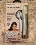 Finishing Touch Flawless Lighted Dermaplane Glo Facial Razor White Rose Gold New. Fixed Price $12.99.