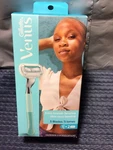 Gillette Venus, Extra Smooth Sensitive Women Razor 1 Handle & 2 Cartridges. Fixed Price $5.00.