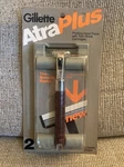Vintage Gillette Atra Plus Pivoting Head Razor With 2 Twin Blade Cartridges Nos. Fixed Price $69.00.