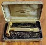 Vintage 1940 Gillette Milford Tech Safety Razor End Caps Notch Tto De. Fixed Price $25.99.