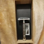 Olivina Men's Razor #MLZ1. Fixed Price $20.00.