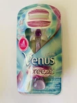 Vintage Gillette Venus Breeze 3 Blades One Razor Two Cartridges Shave Gel Bars. Fixed Price $7.99.