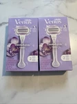 Gillette Venus Comfortglide Freesia 3 Blade Razor 1 Handle + 2 Refills Set Of. Fixed Price $16.99.