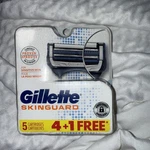 Gillette Skinguard For Sensitive Razor Blade Refills - 4 Cartridges New. Fixed Price $23.00.