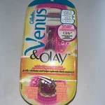 Gillette Venus & Olay Razor. Fixed Price $15.00.