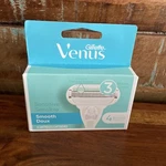 Gillette Venus Smooth Sensitive Cartridges 4 Count 3 Blades For Skin. Fixed Price $9.99.