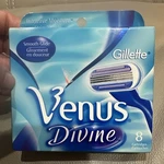 Gillette Venus Divine Razor Cartridges 8 Pack Brand New Free Shipping. Fixed Price $25.00.