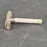 Vintage Metal Double Edge Safety Razor Twist Open De Shaving Tool Men's Used. Fixed Price $16.06.