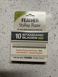Feather Styling Razor 10 Standard Blades R-type Nib. Fixed Price $11.00.