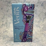 Gillette Venus Vera Bradley Extra Smooth Swirl 1 Razor 2 Cartridges - New Sealed. Fixed Price $15.99.