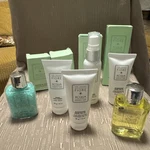 *LOT/11 Fiore Acqua Travel Bath Oil Salts Hand Cream Sunscreen Shaving Kit #2. Fixed Price $39.99.