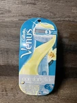 Gillette Venus Comfort Glide Vanilla Creme 1 Handle 2 Cartridges Holder New. Fixed Price $9.95.