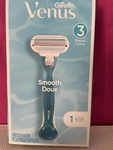 Women Gillette Venus Smooth Doux Razor, 1 Cartridge Feminine Care. Fixed Price $9.99.