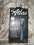 House Of Atlas The Premium Razor Kit, 1 Handle + Hook 2 Refills, Gunmetal. Fixed Price $12.00.