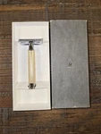Brand New! Muhle R89 Double Edged Chrome Safety Razor Rosegold. Fixed Price $49.99.